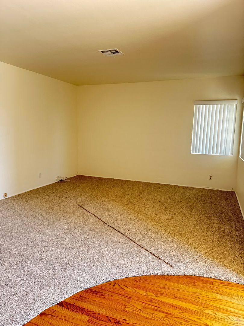 Apartment for rent at 570-574 W 18th St, San Pedro, CA 90731
