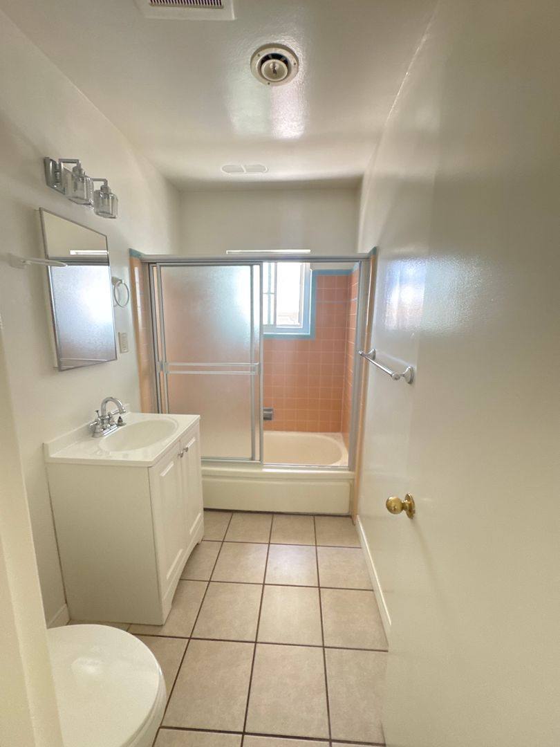 Apartment for rent at 570-574 W 18th St, San Pedro, CA 90731
