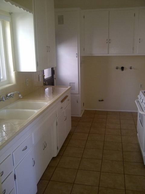 Apartment for rent at 570-574 W 18th St, San Pedro, CA 90731