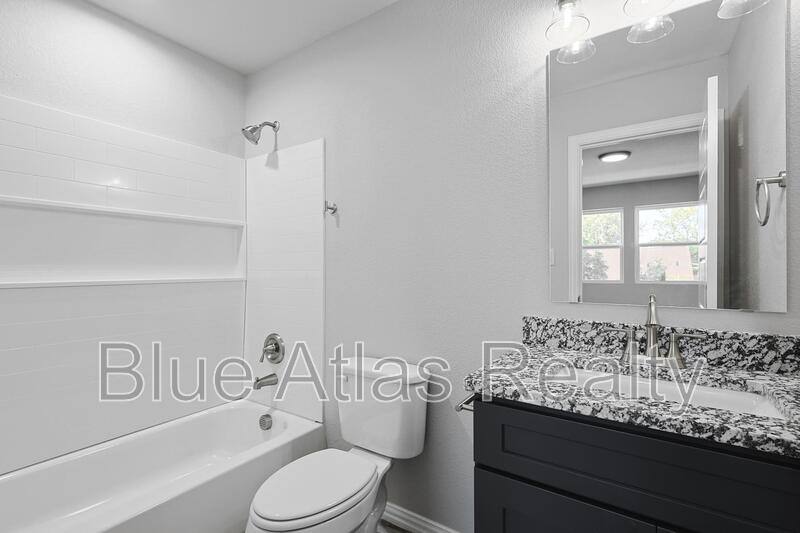Townhouse for rent at 5820 Grayson St, Fort Worth, TX 76119