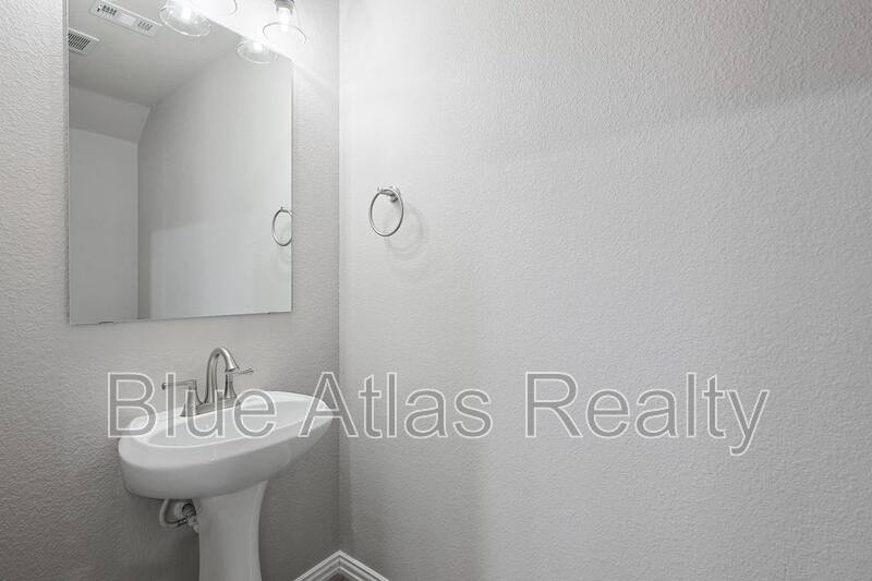 Townhouse for rent at 5820 Grayson St, Fort Worth, TX 76119