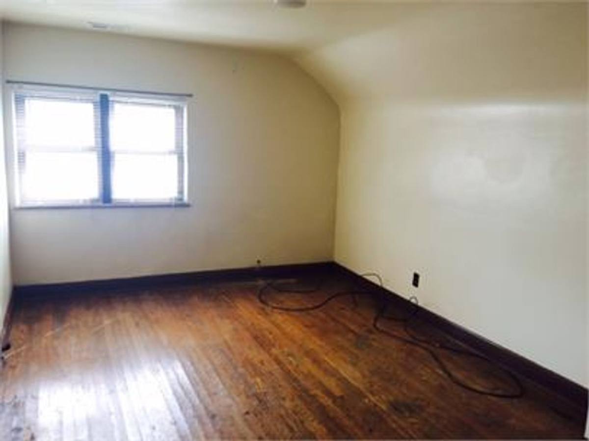 Apartment for rent at 1508 1 2 Lee St E, Charleston, WV 25311