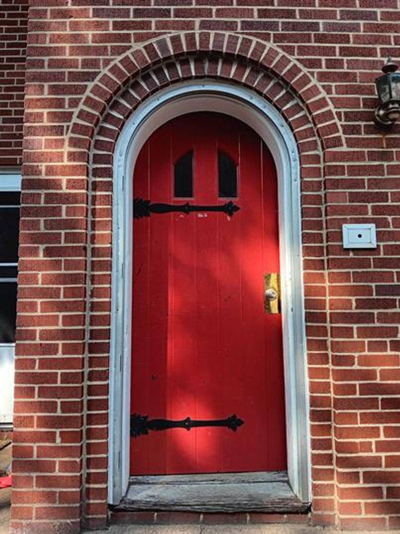 Apartment for rent at 1508 1 2 Lee St E, Charleston, WV 25311