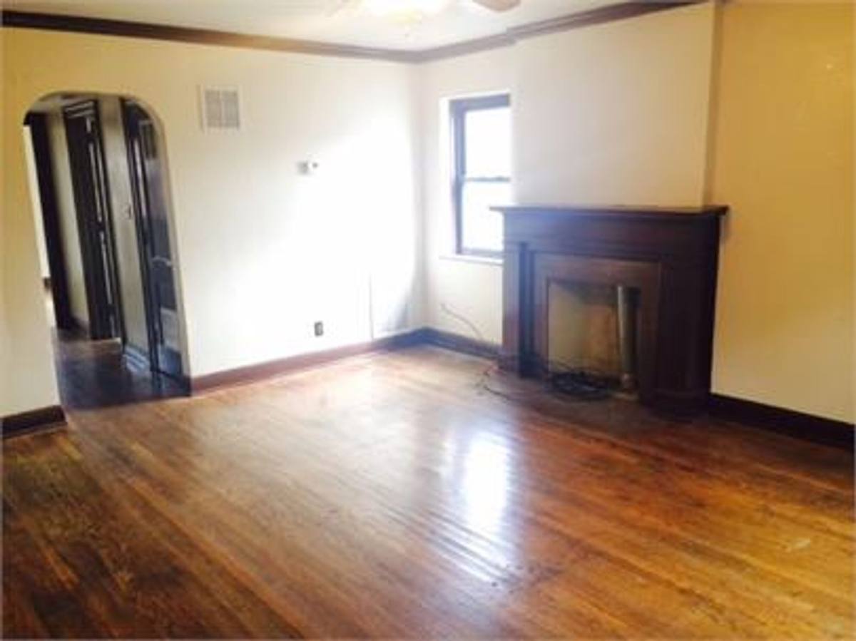 Apartment for rent at 1508 1 2 Lee St E, Charleston, WV 25311