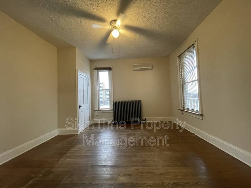 Apartment for rent at 222 Summit Ave #2R, Hagerstown, MD 21740