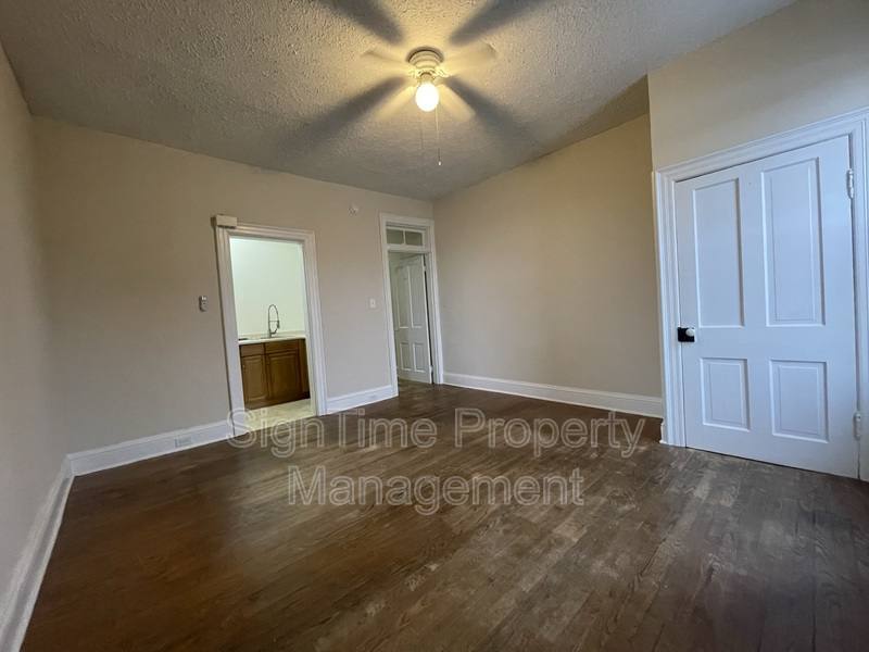 Apartment for rent at 222 Summit Ave #2R, Hagerstown, MD 21740