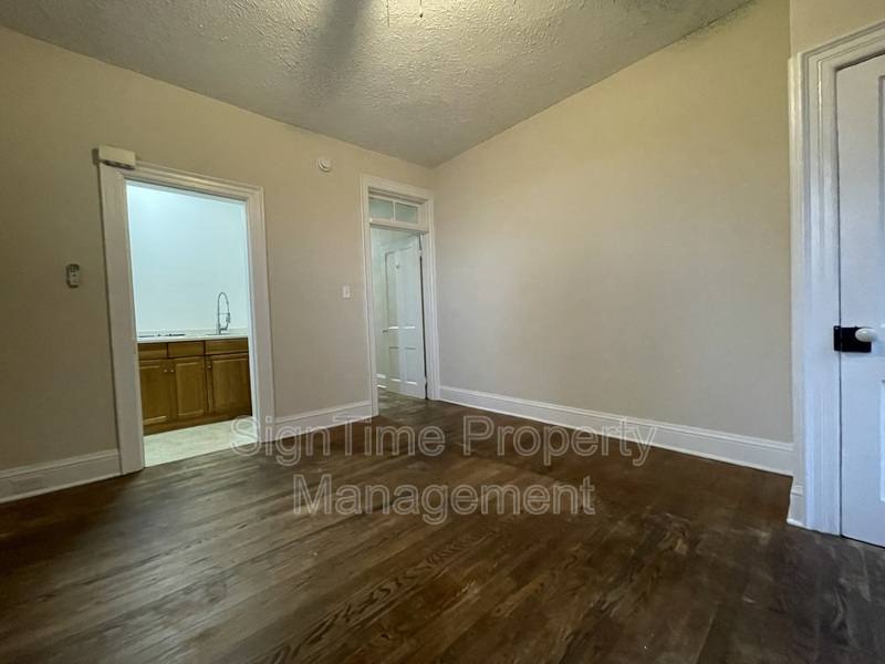 Apartment for rent at 222 Summit Ave #2R, Hagerstown, MD 21740