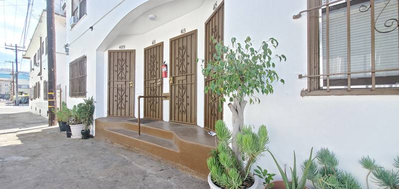 Apartment for rent at 415 N Virginia Court, Long Beach, CA 90802