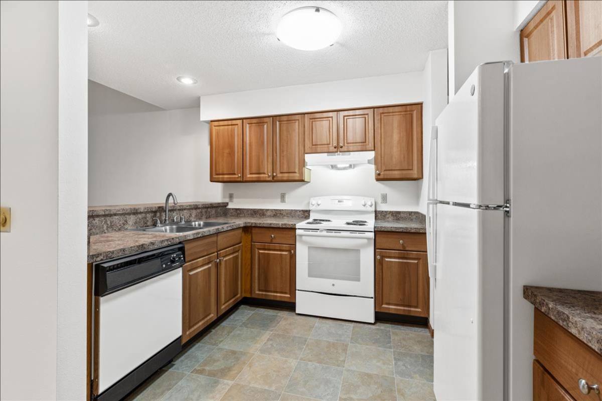 Apartment for rent at 580 & 590 Foxtail Dr, Pewaukee, WI 53072