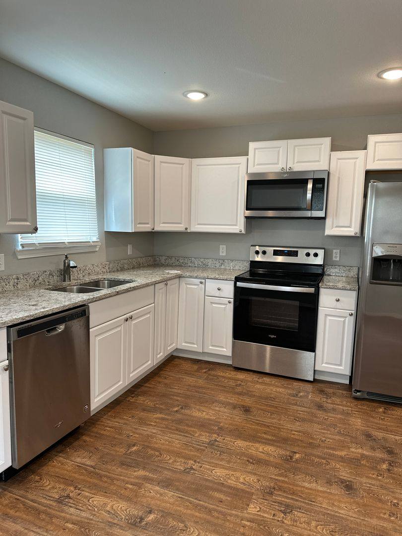 Townhouse for rent at 96 N School St, Charleston, AR 72933