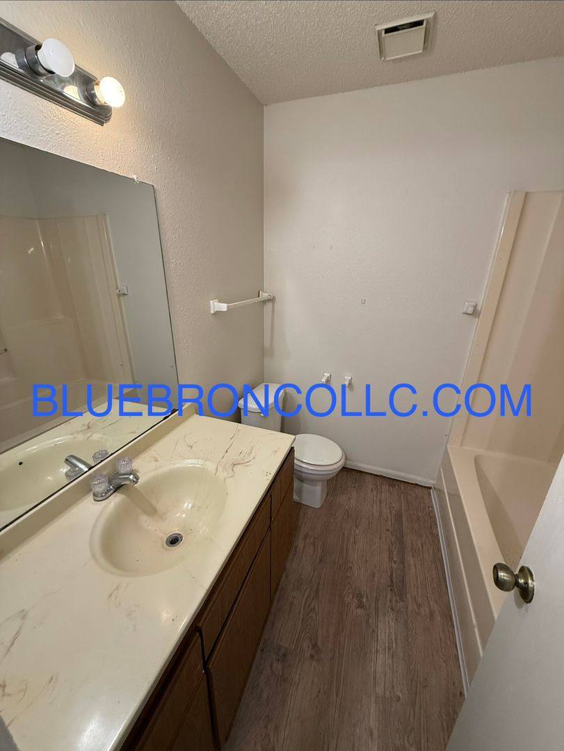 Apartment for rent at 9115 E 85th St, Kansas City, MO 64138