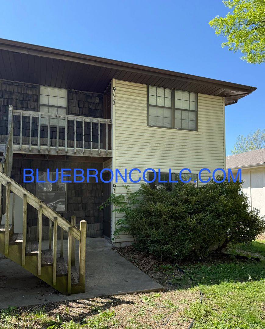 Apartment for rent at 9115 E 85th St, Kansas City, MO 64138