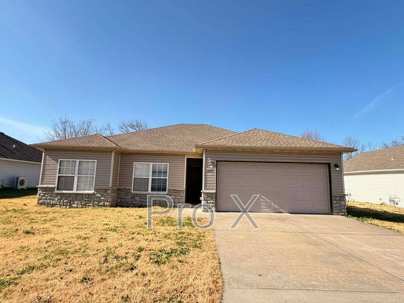 House for rent at 1604 Prier Lane, Webb City, MO 64870