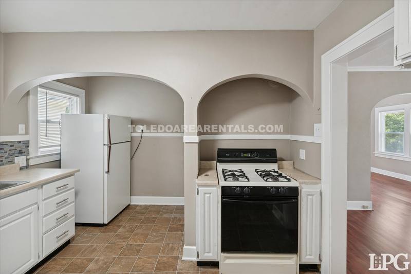 Apartment for rent at 2030 Wyndhurst Rd, Toledo, OH 43607