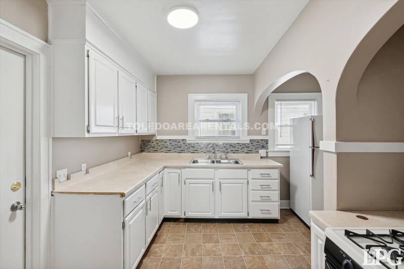 Apartment for rent at 2030 Wyndhurst Rd, Toledo, OH 43607