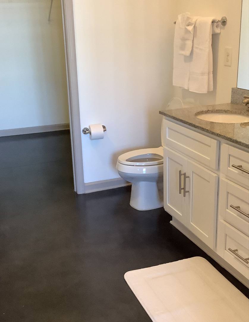 Apartment for rent at 100 Tall Oaks Dr, Greensboro, NC 27455
