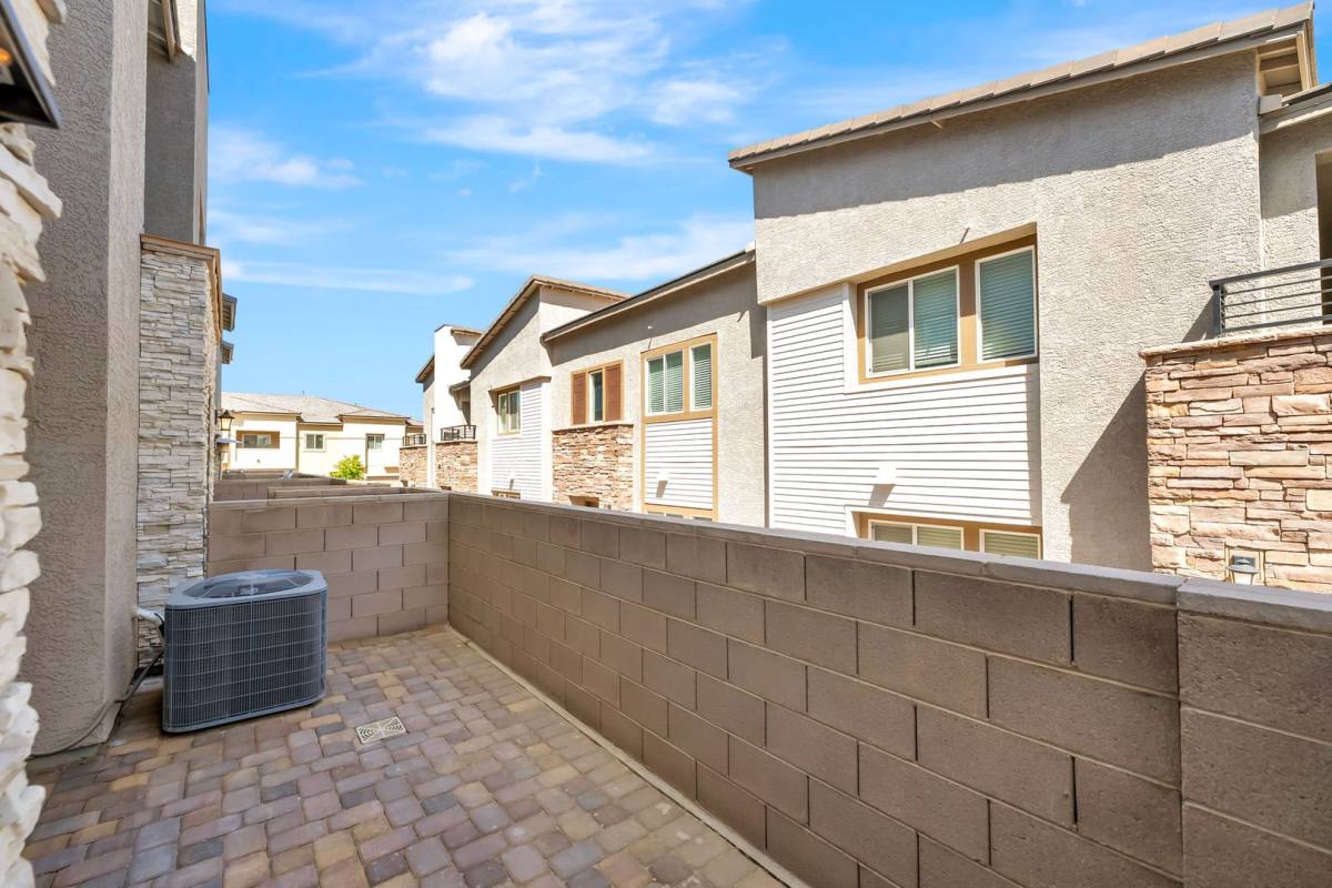Townhouse for rent at 146 Sul Ponticello Ave, Henderson, NV 89011