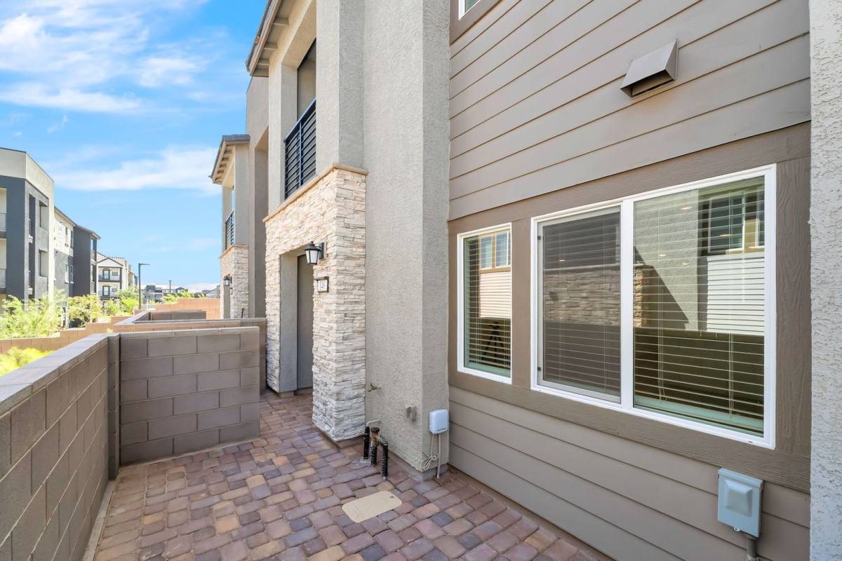 Townhouse for rent at 146 Sul Ponticello Ave, Henderson, NV 89011
