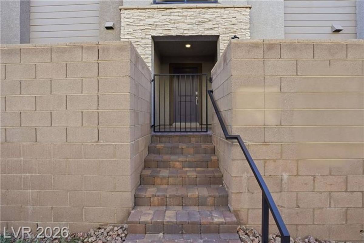 Townhouse for rent at 146 Sul Ponticello Ave, Henderson, NV 89011