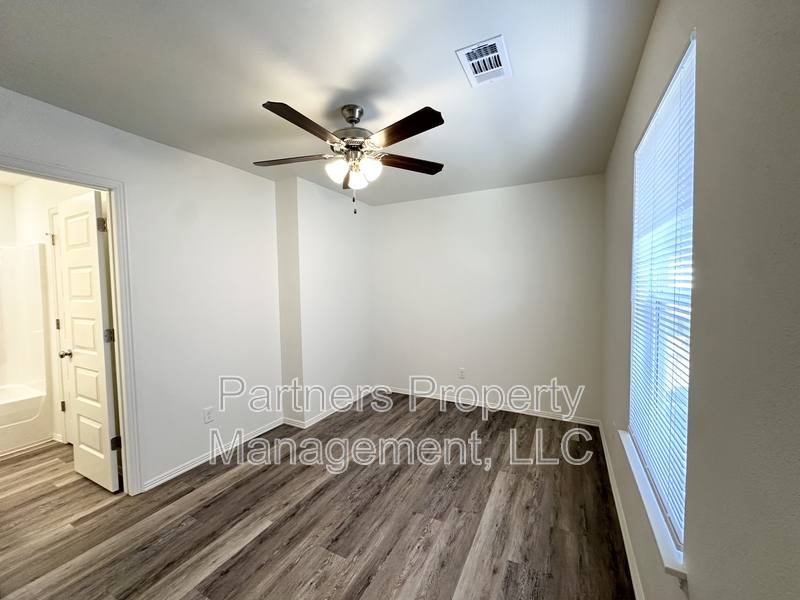 Apartment for rent at 821 S Benchmark Lane #2, Fayetteville, AR 72704