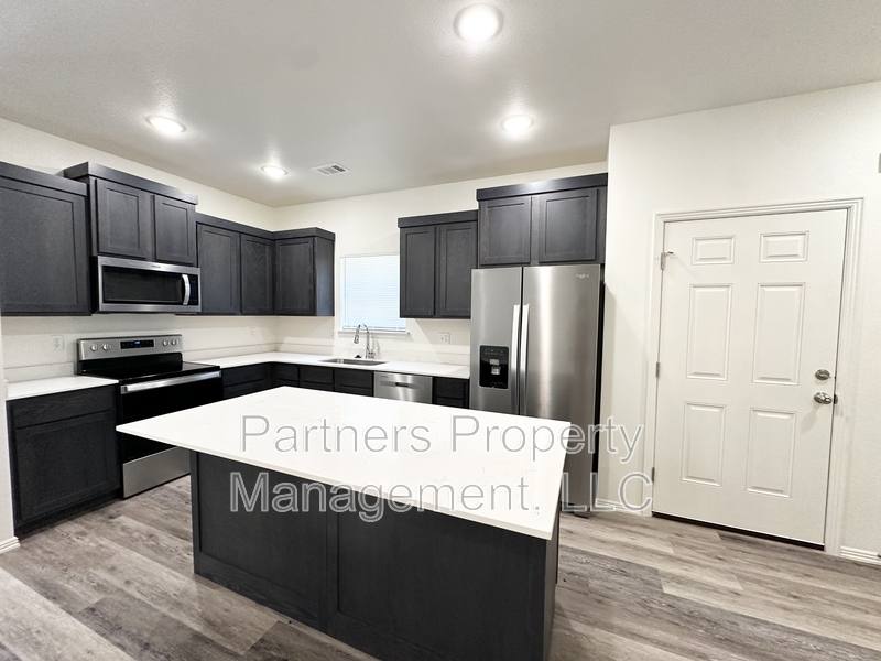 Apartment for rent at 821 S Benchmark Lane #2, Fayetteville, AR 72704