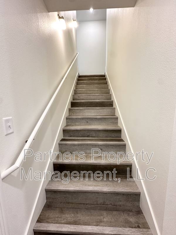 Apartment for rent at 821 S Benchmark Lane #2, Fayetteville, AR 72704