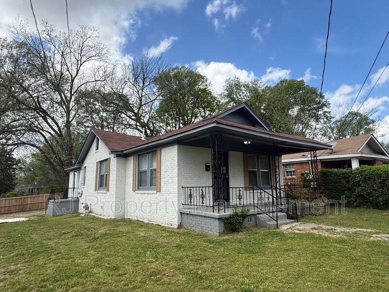 House for rent at 425 Carpenter St, Memphis, TN 38112