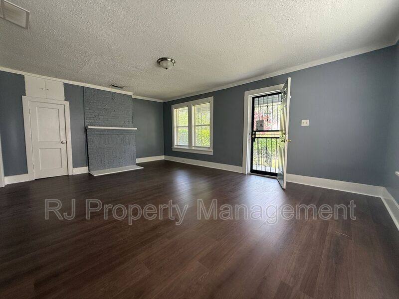 House for rent at 425 Carpenter St, Memphis, TN 38112