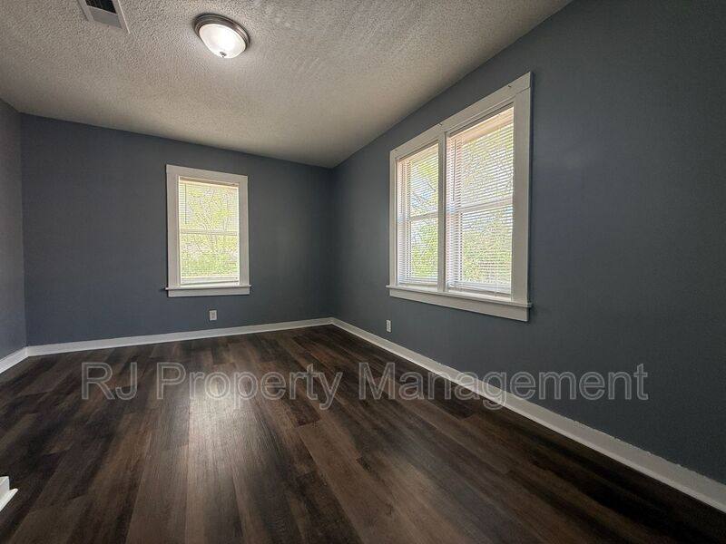 House for rent at 425 Carpenter St, Memphis, TN 38112