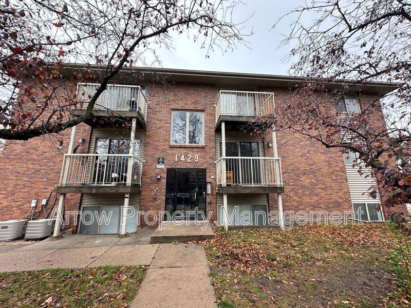 Apartment for rent at 1429 N 34th St #4, Lincoln, NE 68503