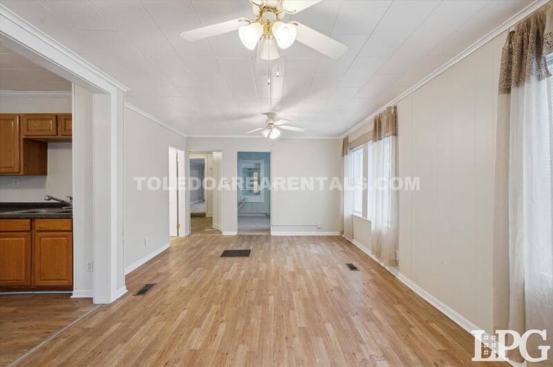 House for rent at 2129 Nevada St, Toledo, OH 43605
