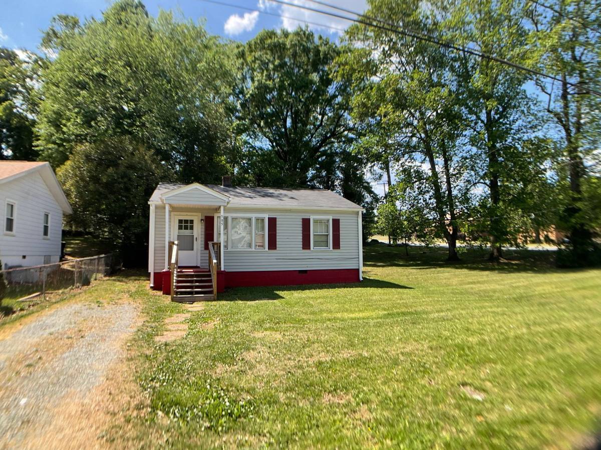 House for rent at 505 Brookline Dr, Burlington, NC 27217