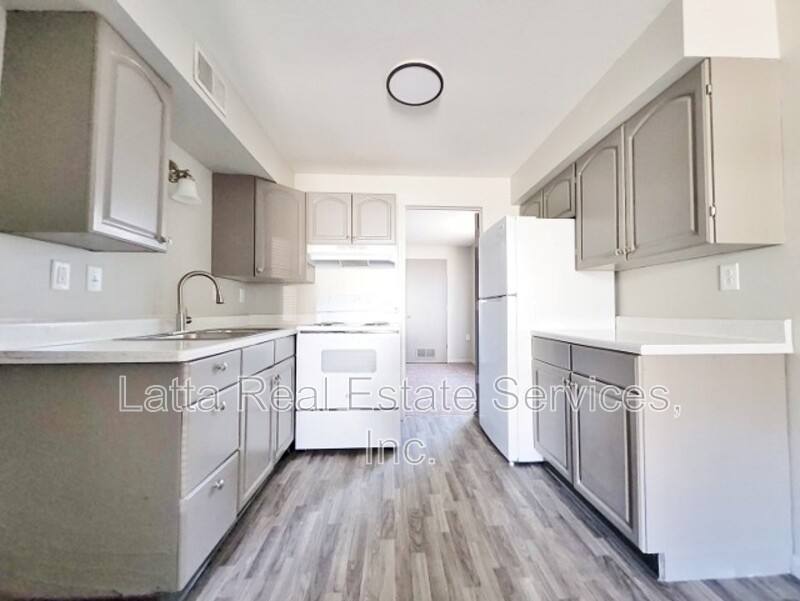 Apartment for rent at 400 W 31st St #102B, Higginsville, MO 64037