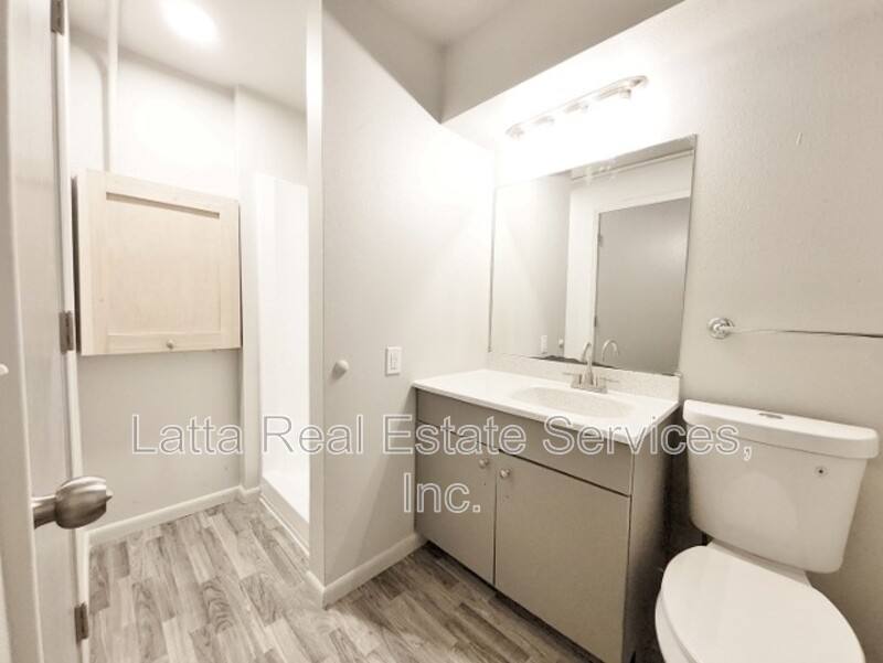 Apartment for rent at 400 W 31st St #102B, Higginsville, MO 64037