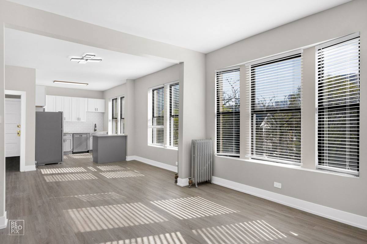 Apartment for rent at 722 S Racine Ave, Chicago, IL 60607