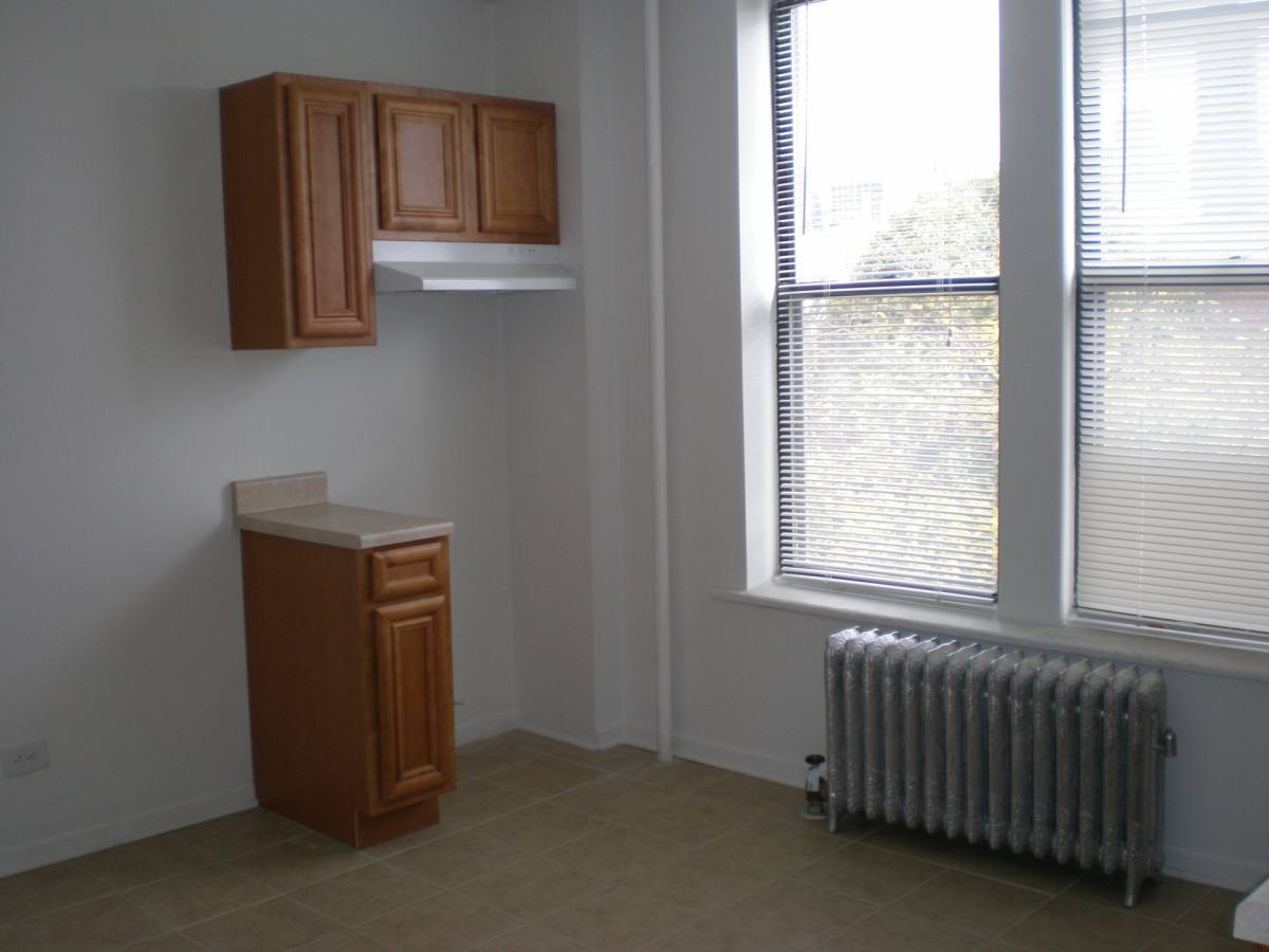 Apartment for rent at 722 S Racine Ave, Chicago, IL 60607