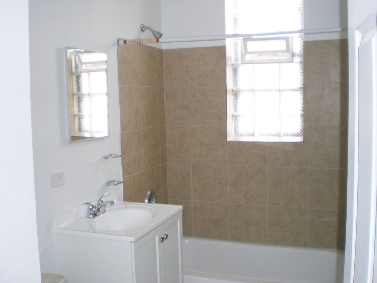 Apartment for rent at 722 S Racine Ave, Chicago, IL 60607