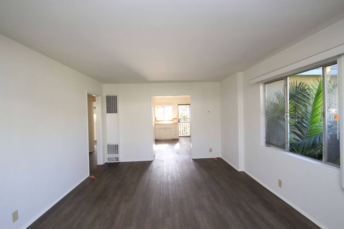 Apartment for rent at 3438-3436 San Luis St, Ventura, CA 93003