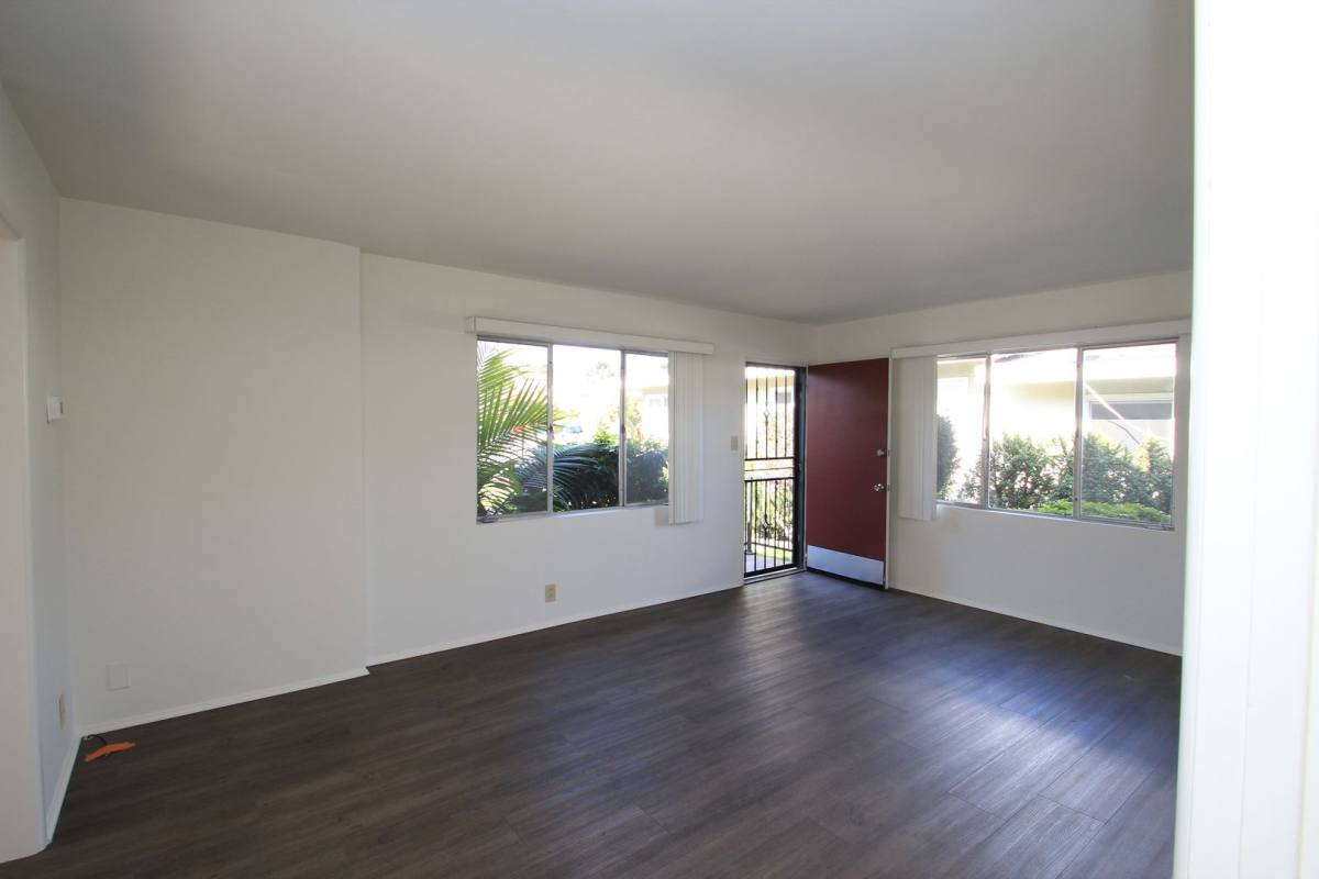 Apartment for rent at 3438-3436 San Luis St, Ventura, CA 93003