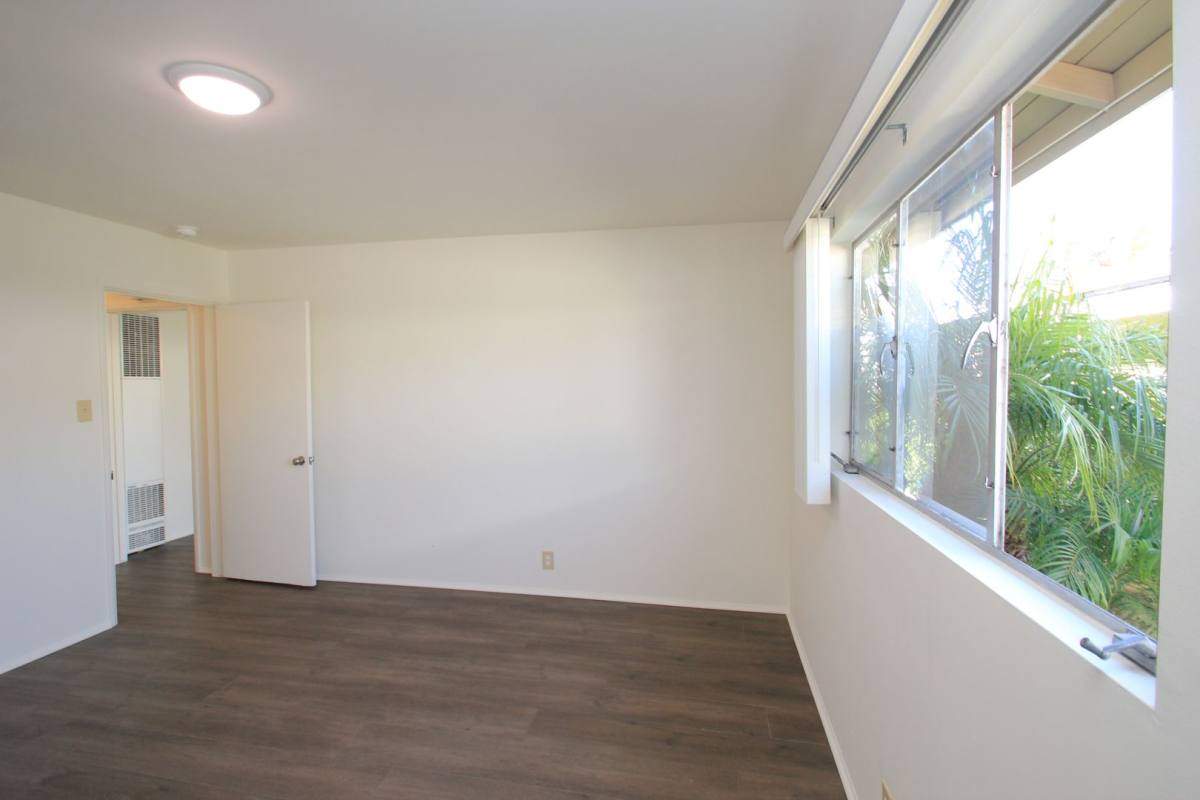 Apartment for rent at 3438-3436 San Luis St, Ventura, CA 93003