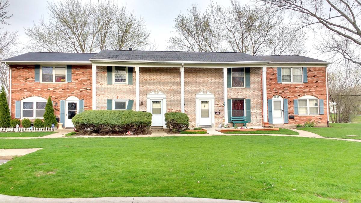 Townhouse for rent at 1851 McKool Ave, Streamwood, IL 60107