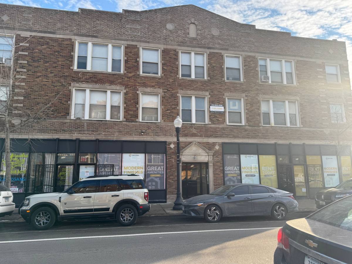 Apartment for rent at 211-17 E 71st, Chicago, IL 60619