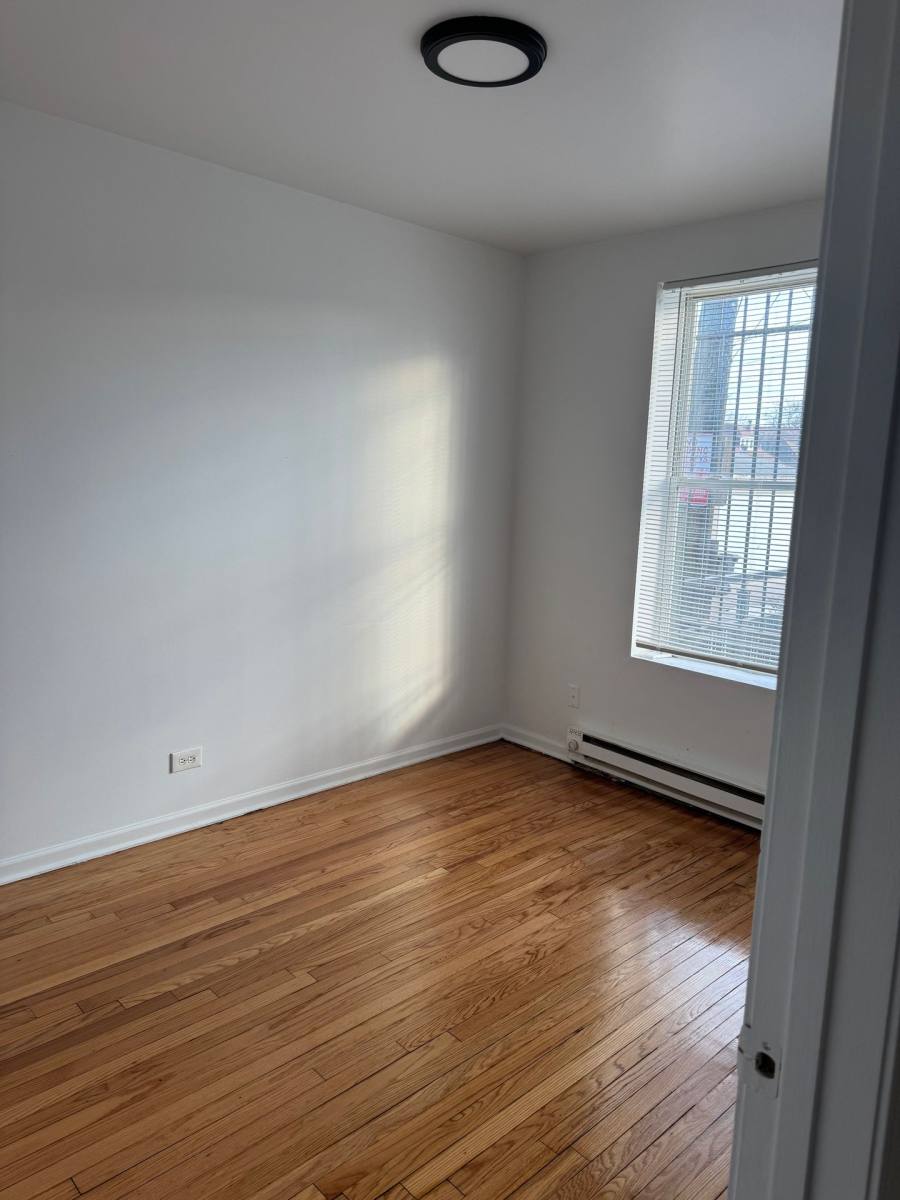 Apartment for rent at 211-17 E 71st, Chicago, IL 60619