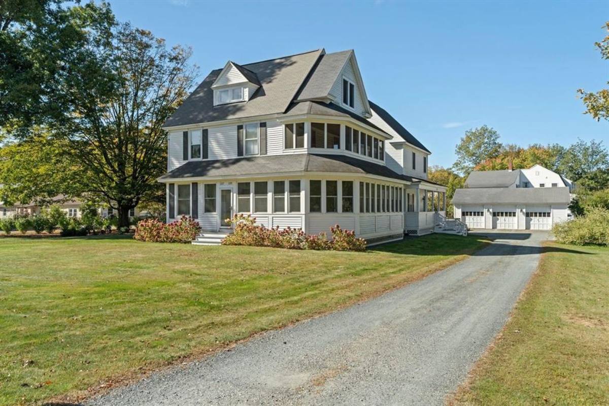 Apartment for rent at 137-139 N Main St, West Lebanon, NH 03784