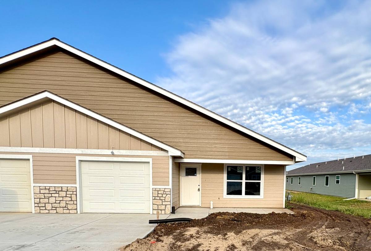 House for rent at 4654 Pierce Dr, Manhattan, KS 66502
