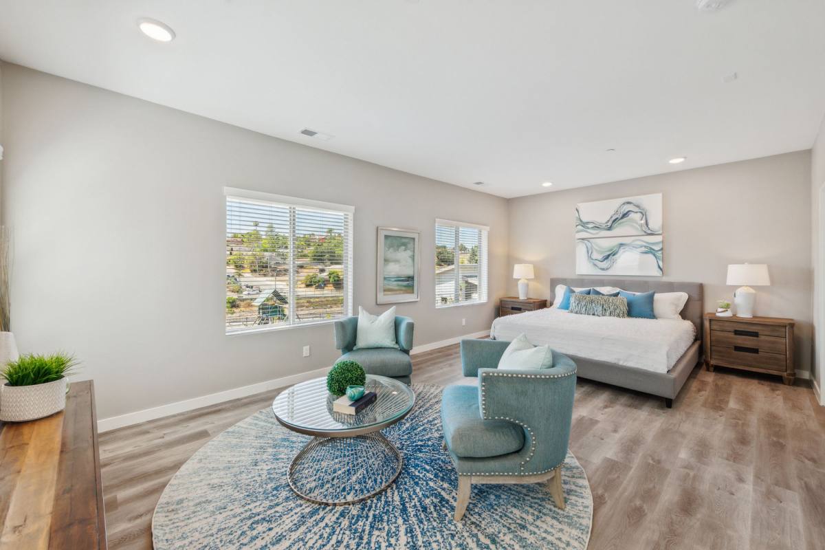 Townhouse for rent at 1452 Vista Heights Way, Vista, CA 92084