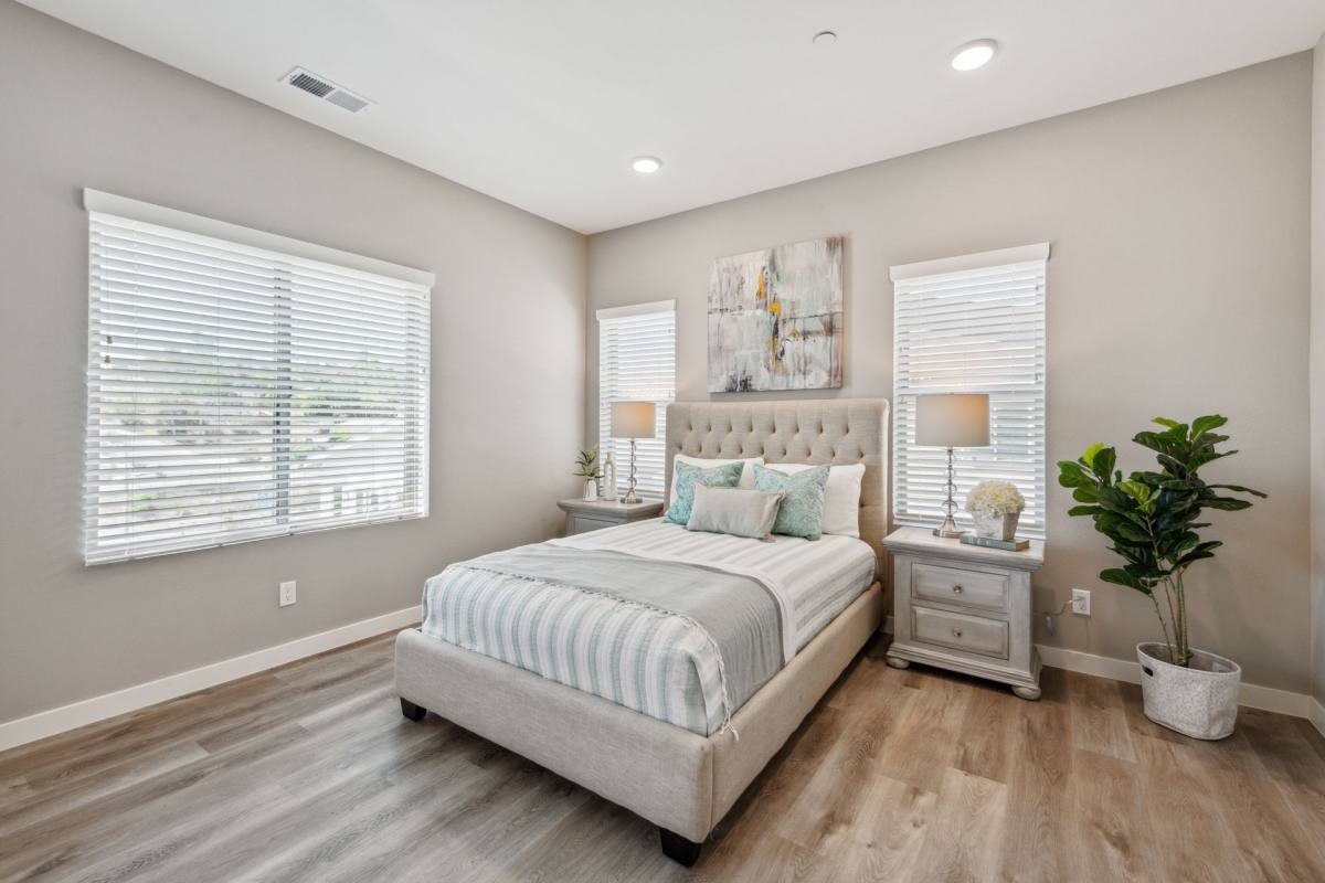 Townhouse for rent at 1452 Vista Heights Way, Vista, CA 92084