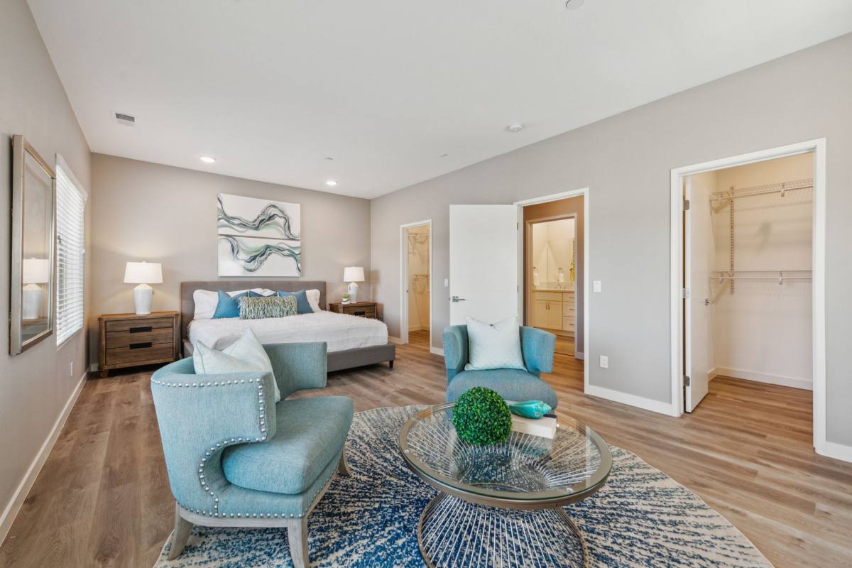 Townhouse for rent at 1452 Vista Heights Way, Vista, CA 92084