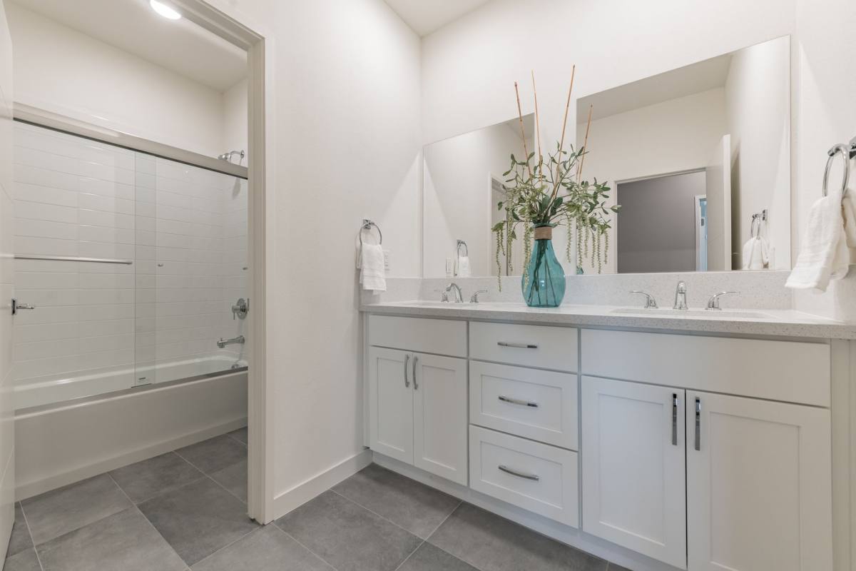 Townhouse for rent at 1452 Vista Heights Way, Vista, CA 92084