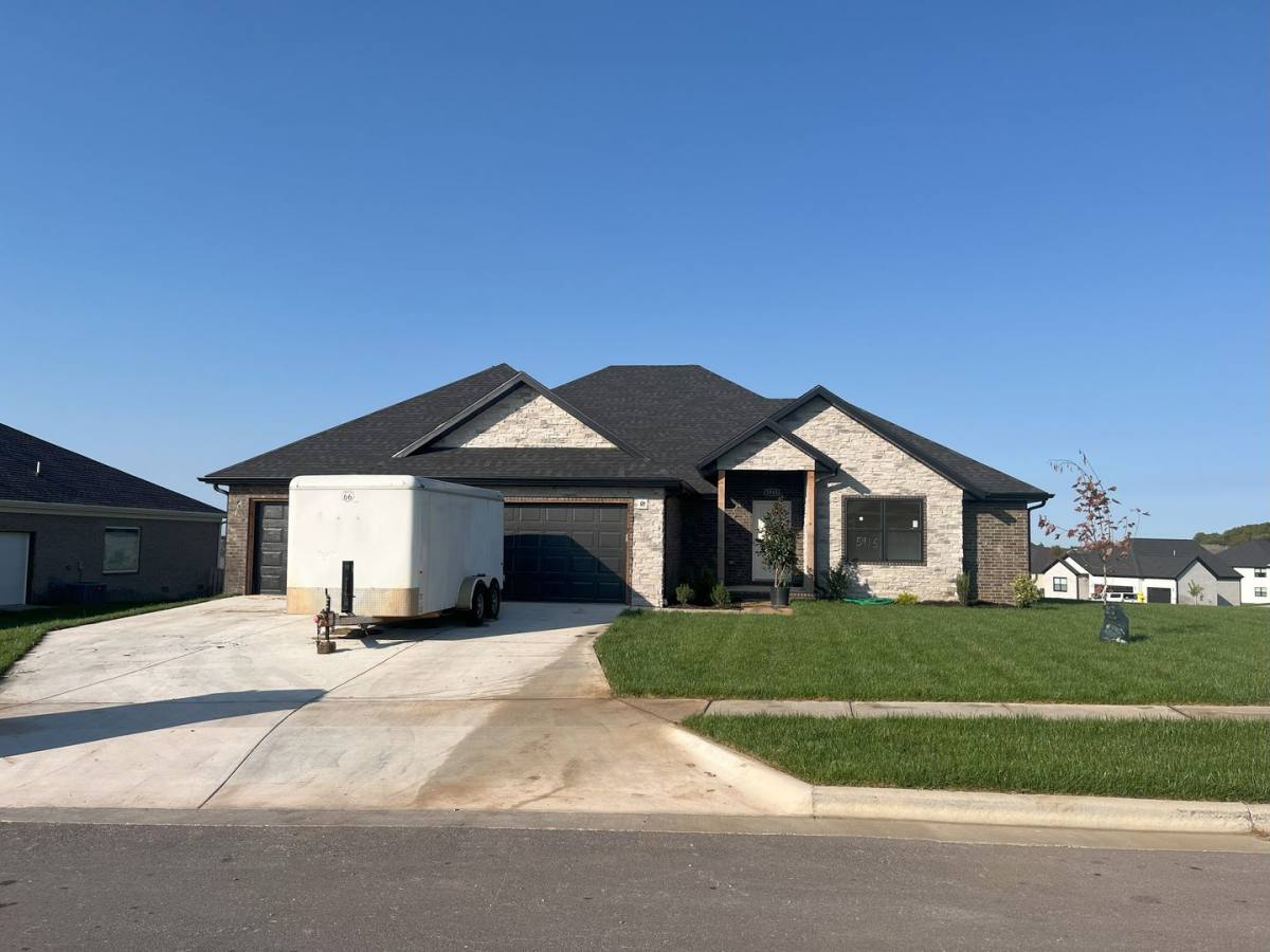 House for rent at 5915 S Applewood Ave, Springfield, MO 65810